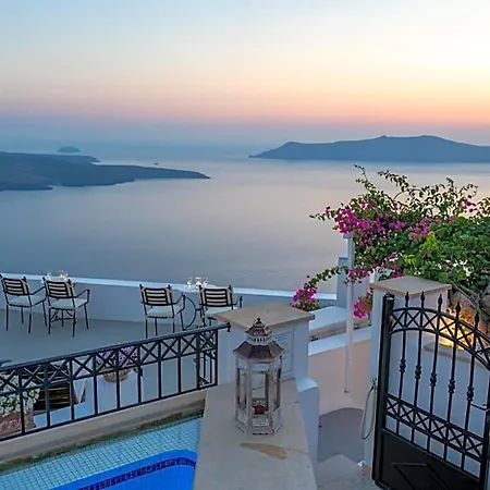 Lithies Traditional Homes Hotel Firá