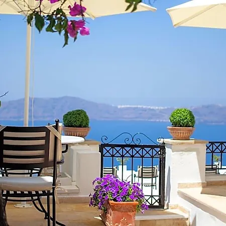 Hotel Lithies Traditional Homes Firá