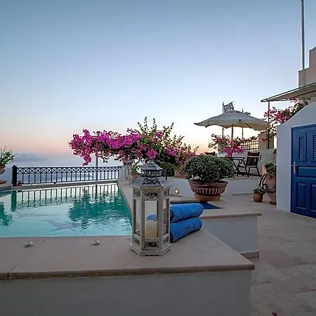 Lithies Traditional Homes 5* Firá