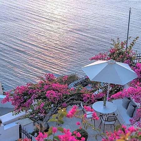 Hotel Lithies Traditional Homes Firá
